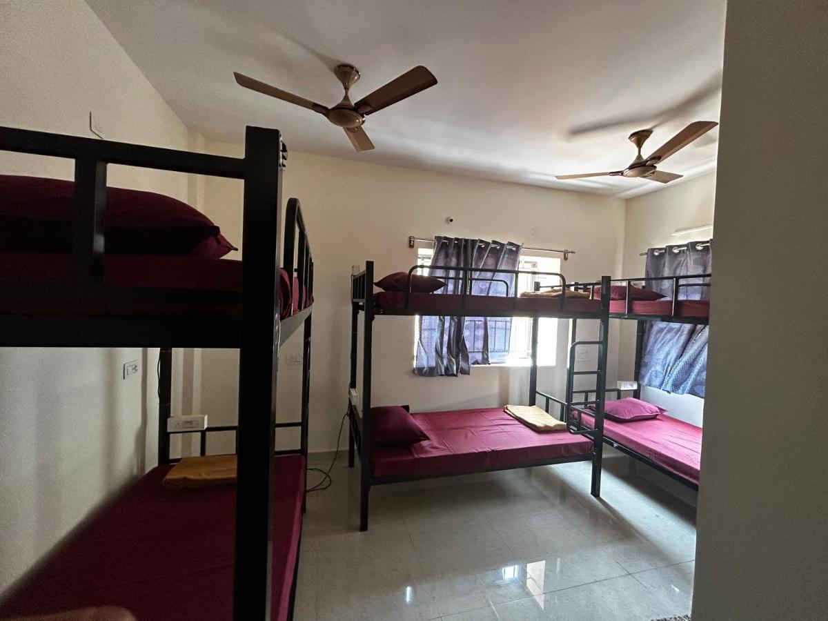 Lostel Gokarna Gokarna  Bagian luar foto